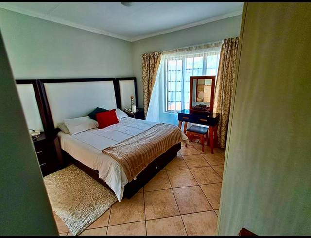 2 BEDROOM TOWNHOUSE FOR SALE IN MONTANA TUINE